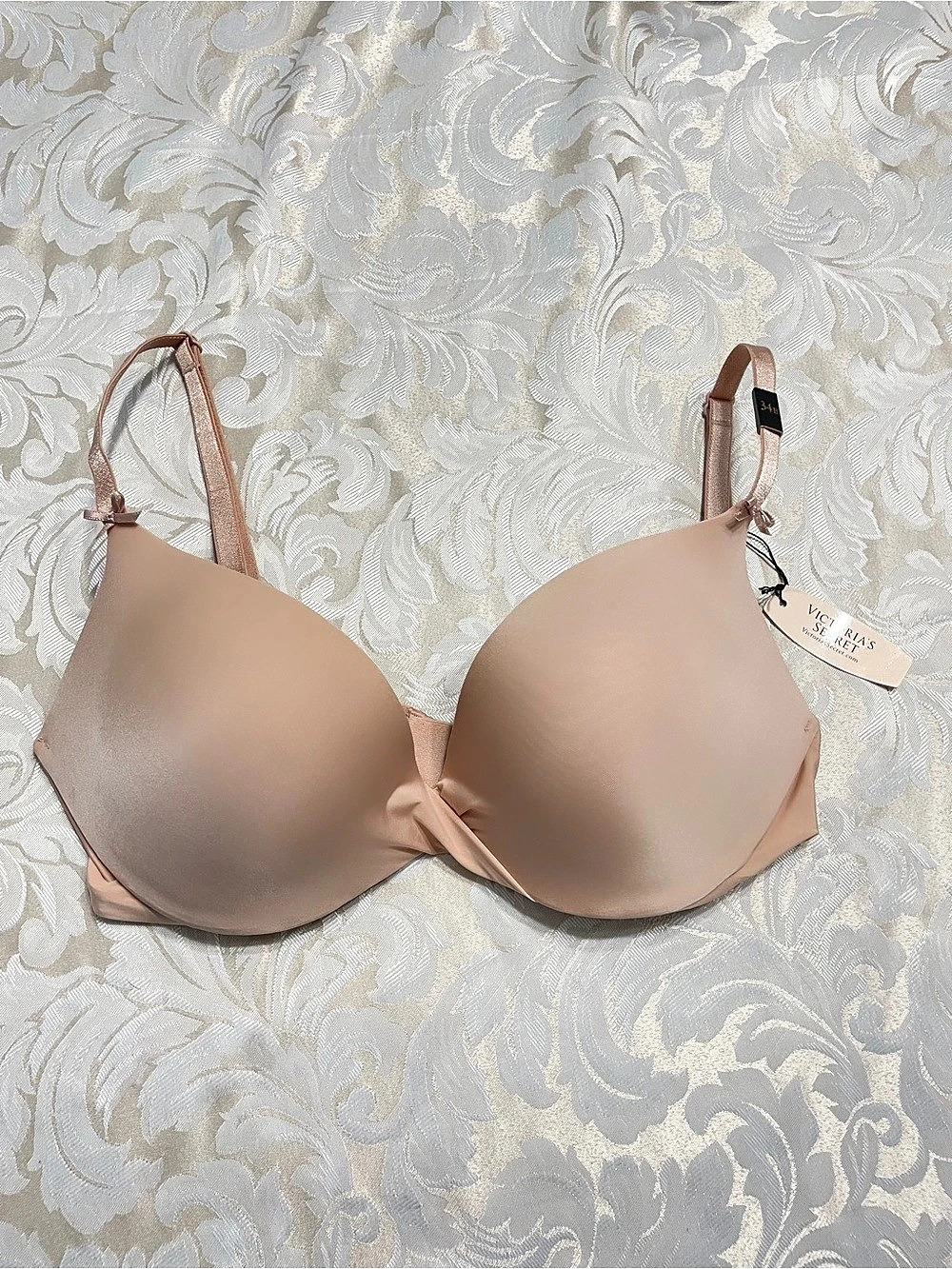 Victoria's Secret Plunge/Soutien-Gorge Plongeant Plunge Bra in nude 34B NWT